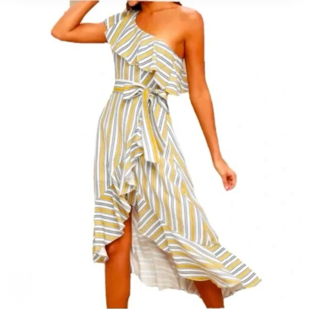 Lulu's White and Yellow Striped Dress Size: M